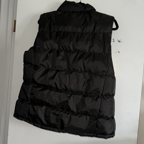 Black puffer vest size xl - Picture 3 of 3